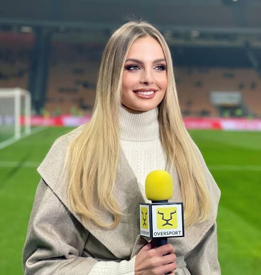 İtalyan sunucu Cindy Marina,  Fenerbahçe TV'yle proje hazırlığında 2