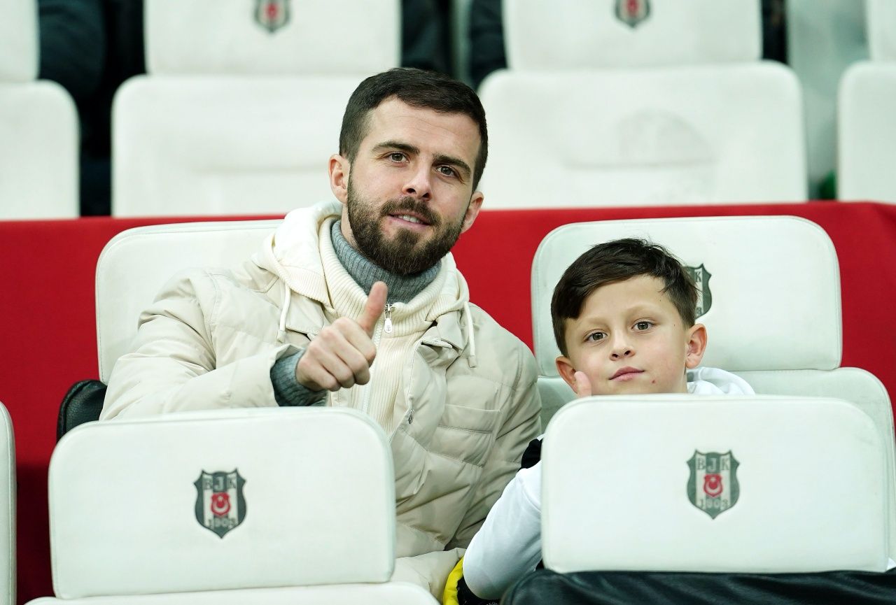 Miralem Pjanic, oğlunu Beşiktaşlı yaptı 1