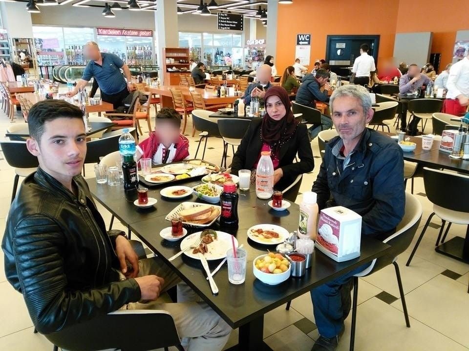 2 çocuğunun annesini öldürüp intihar süsü verdi! Cani koca cezaevinde yaşamına son verdi... 2