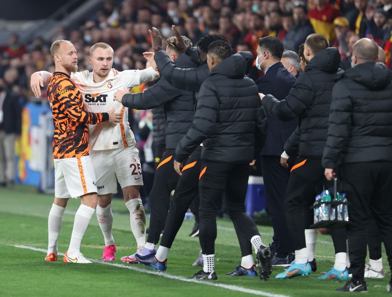 Victor Nelsson'un mentörü Semih Kaya... 1