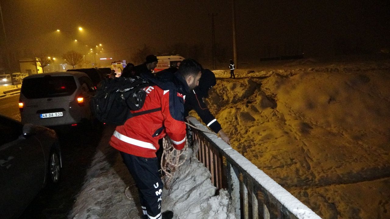 Liseli kız köprüden düştü, arama çalışması başlatıldı 11