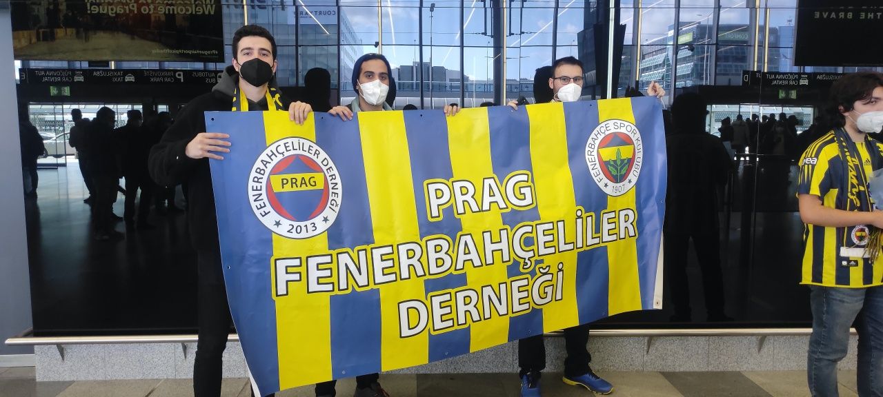 Fenerbahçe kafilesi Prag'da... 1
