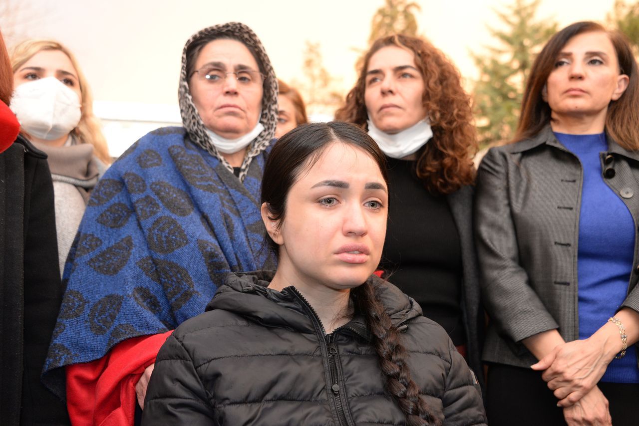 Ses yarışması ile adını duyuran Mutlu Kaya'nın ablasını öldüren astsubay sevgilisine müebbet hapis 3
