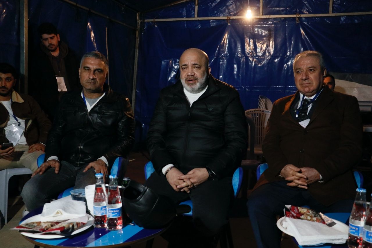 Cezalı başkan Murat Sancak'ın stat otoparkındaki çadırda maç keyfi! 4