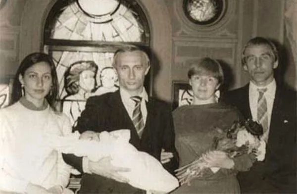 Putin'in gizli servetini elinde tutan isme büyük şok: AB yaptırım listesine alındı! 8