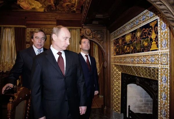 Putin'in gizli servetini elinde tutan isme büyük şok: AB yaptırım listesine alındı! 9