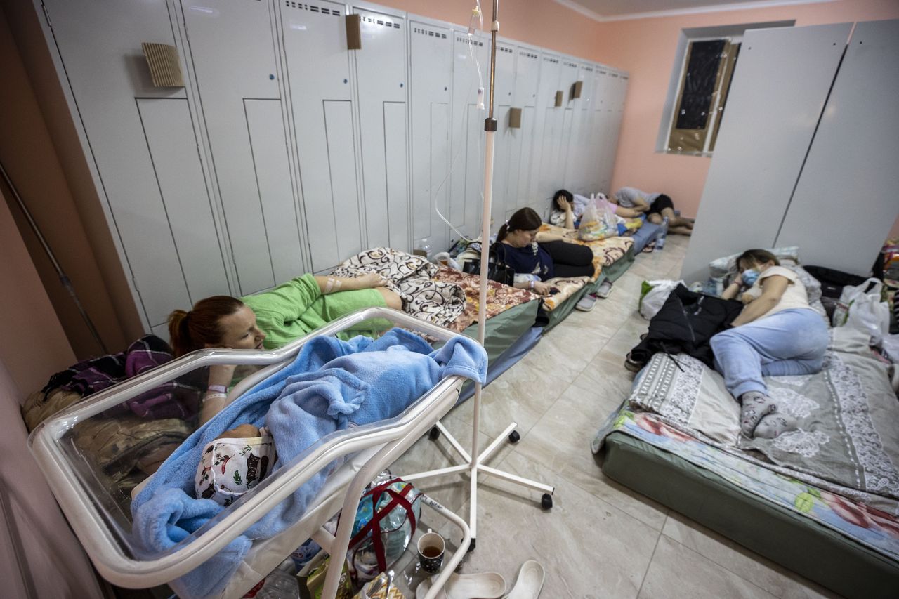 Rusya'nın saldırdığı Ukrayna'da bebekler sığınaklarda doğuyor 3