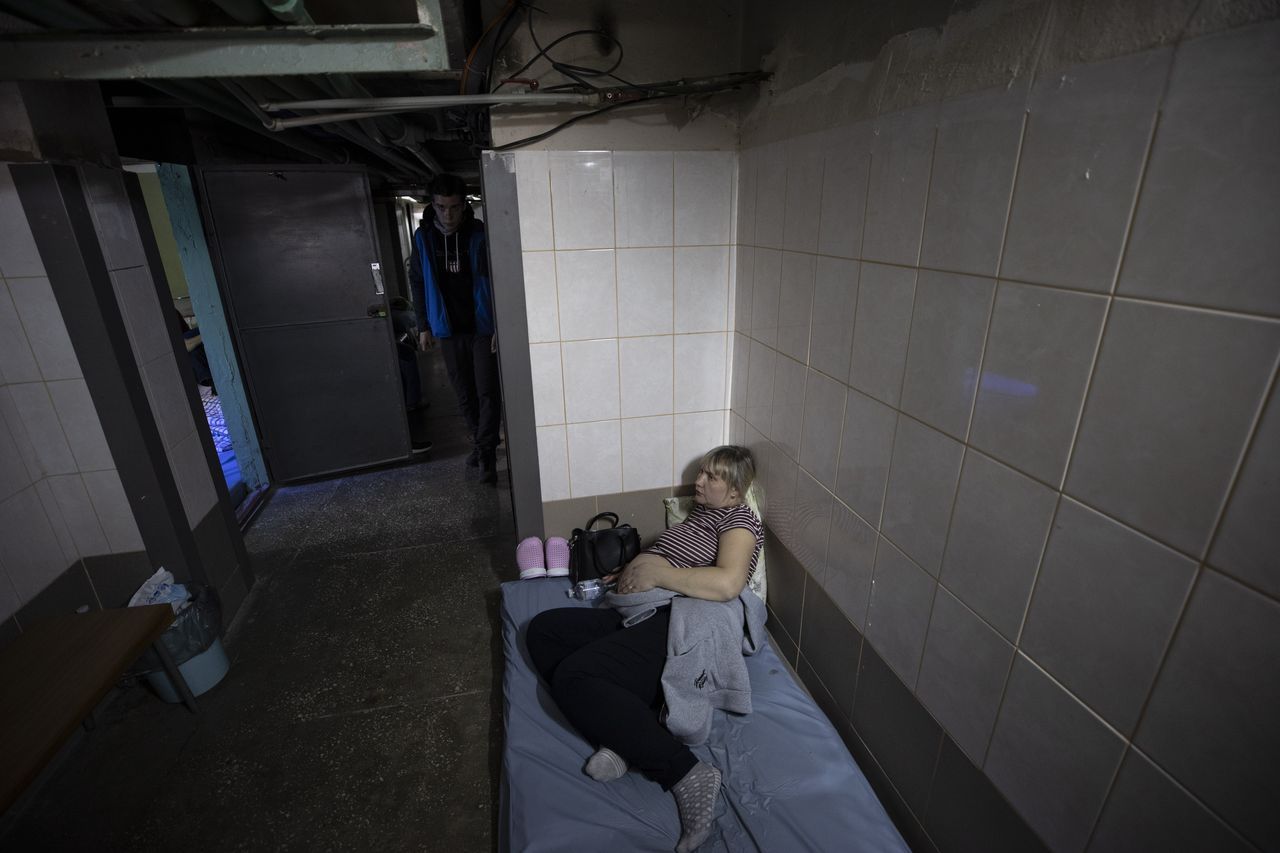 Rusya'nın saldırdığı Ukrayna'da bebekler sığınaklarda doğuyor 4