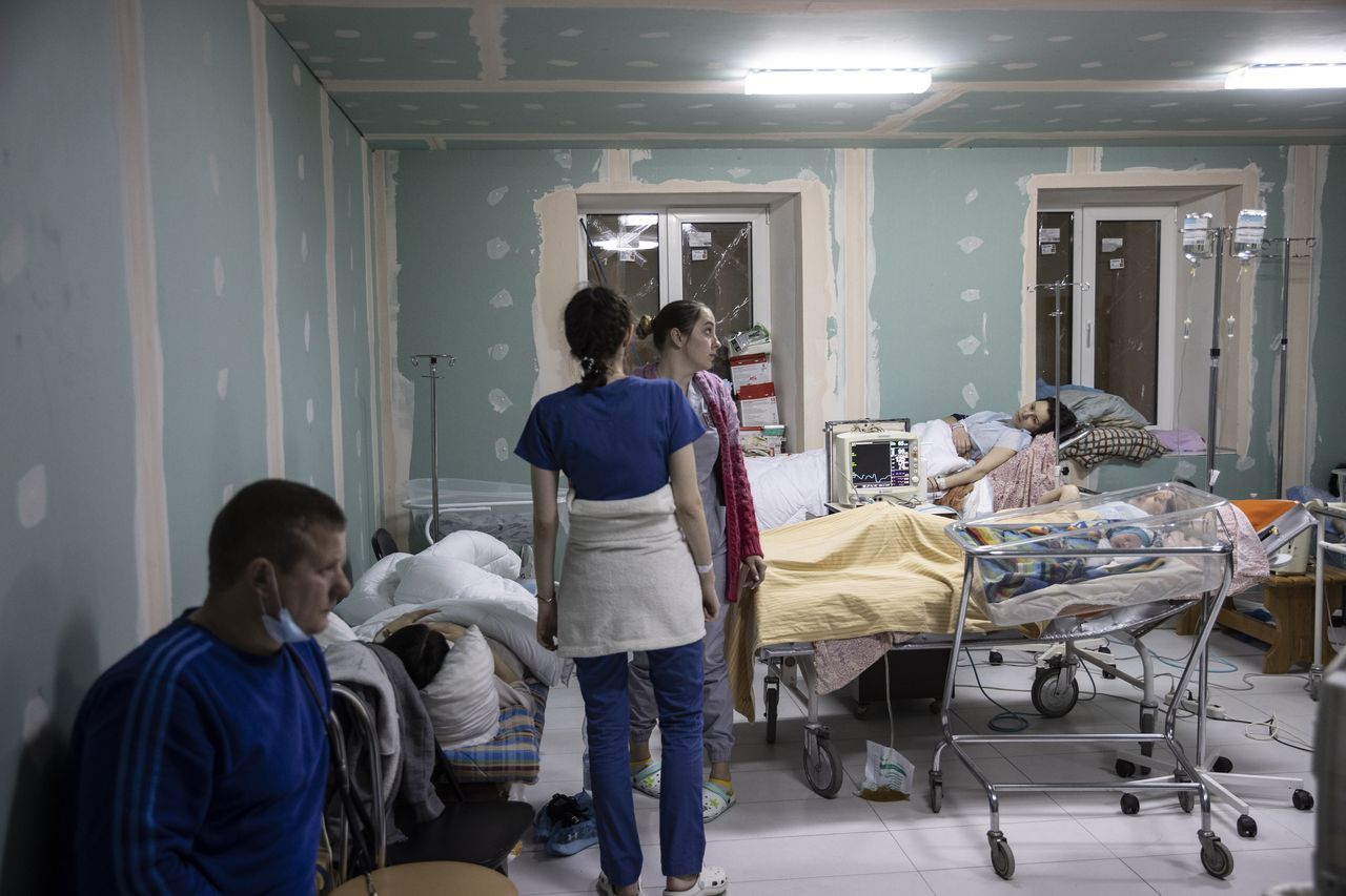 Rusya'nın saldırdığı Ukrayna'da bebekler sığınaklarda doğuyor 11