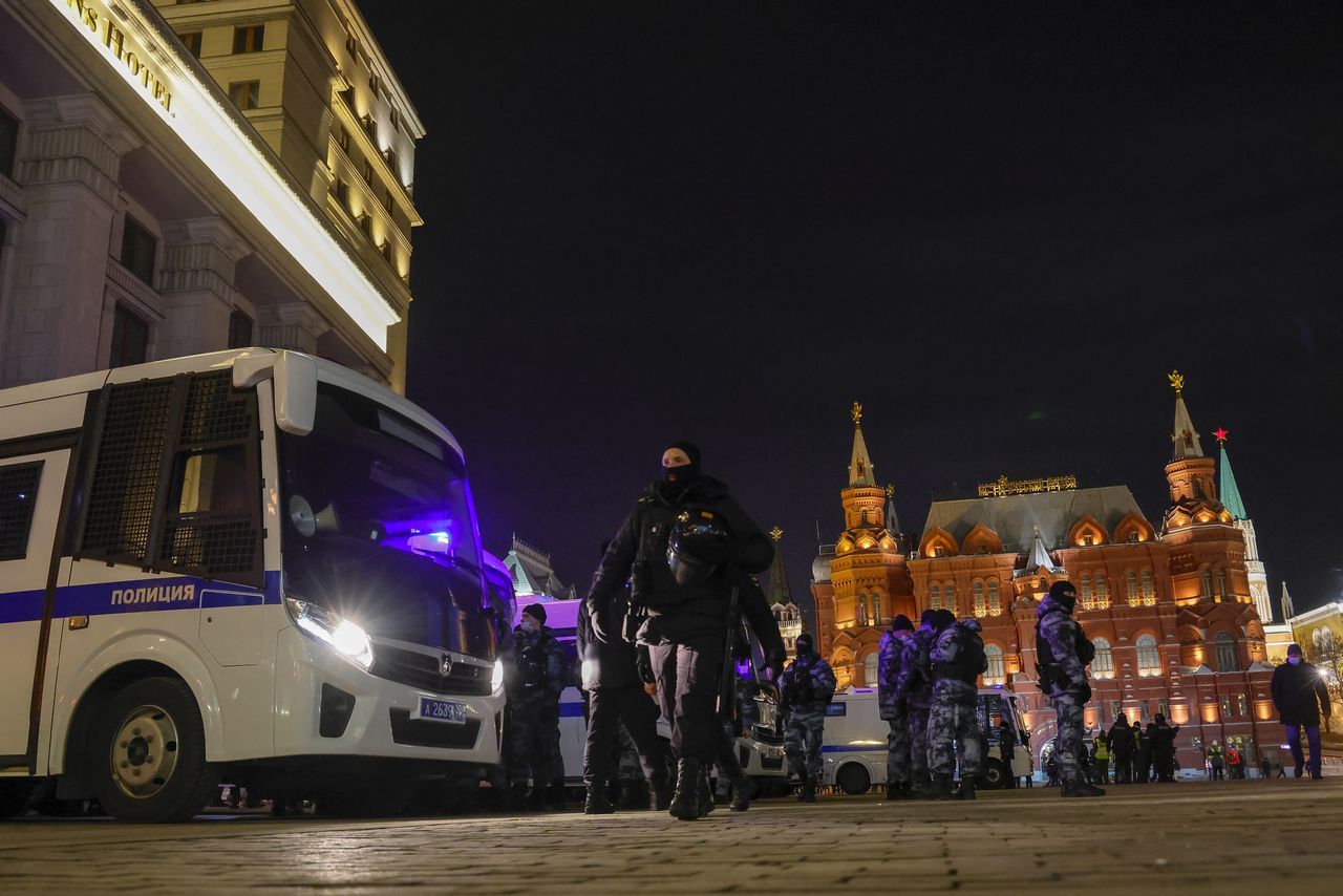Rusya'da savaş karşıtlarının protesto eylemlerinde 7. gün: 7 bin 500 gözaltı 30