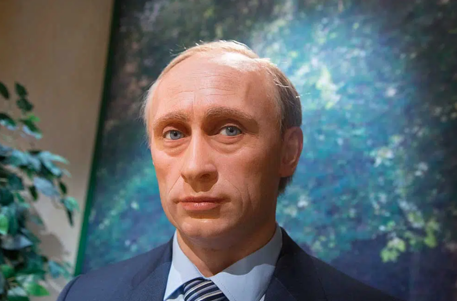 Vladimir Putin'in balmumu heykeli Paris müzesinden kaldırıldı 7
