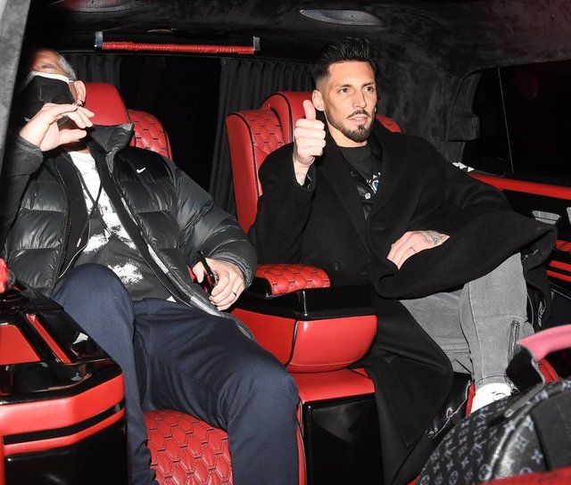Jose Sosa, Özlem Yıldız ve Gamze Orman ile birlikte otelde yakalandı 3
