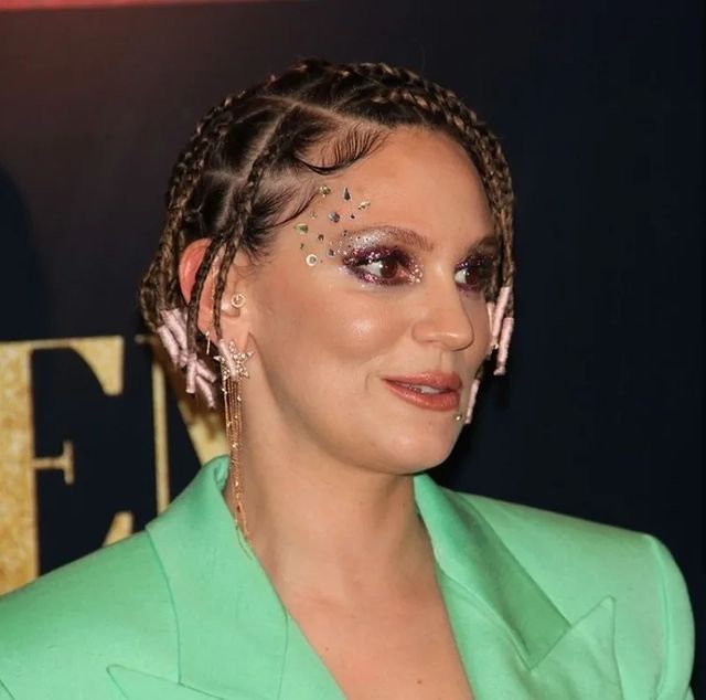 Farah Zeynep Abdullah, Bergen filminin galasında giydiği kıyafetine gelen eleştirilere yanıt verdi 19