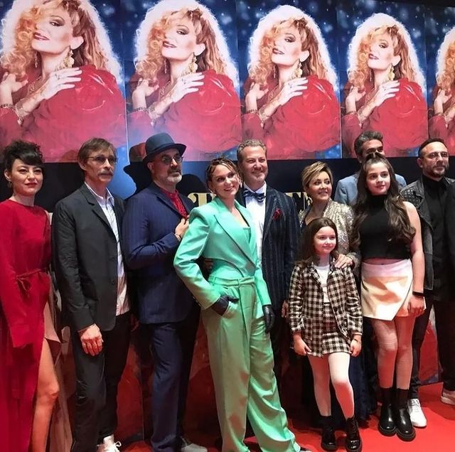 Farah Zeynep Abdullah, Bergen filminin galasında giydiği kıyafetine gelen eleştirilere yanıt verdi 2