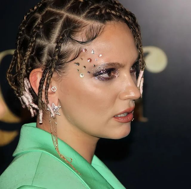 Farah Zeynep Abdullah, Bergen filminin galasında giydiği kıyafetine gelen eleştirilere yanıt verdi 7