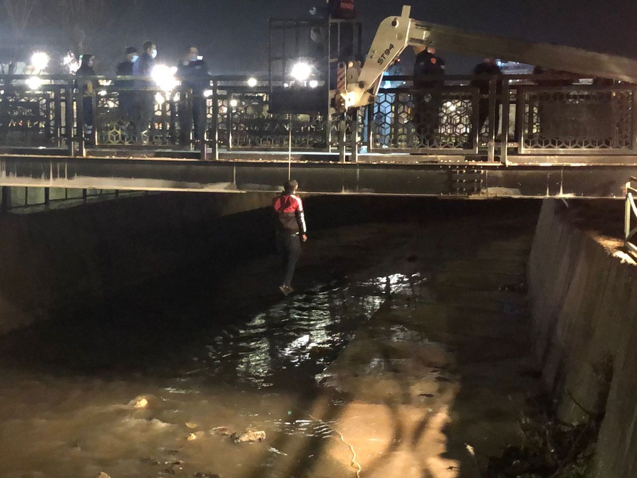Gaziantep'te üst geçide asılı erkek cesedi bulundu 9