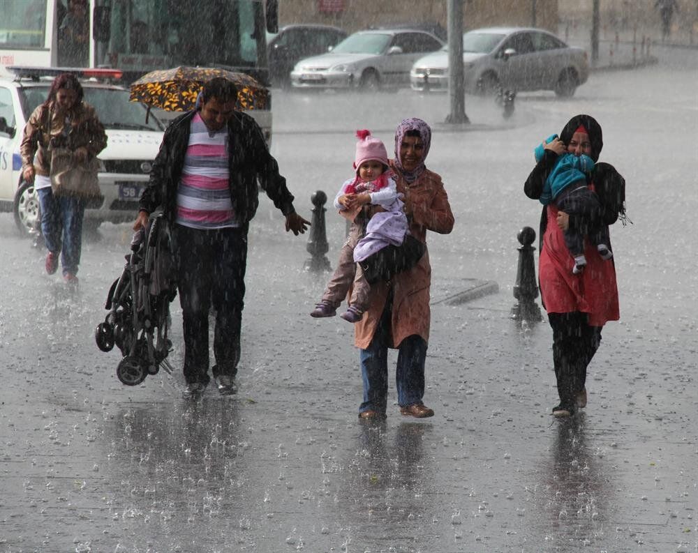 Meteoroloji saat verip uyardı: İstanbul dahil pek çok ilde sağanak bekleniyor! 4