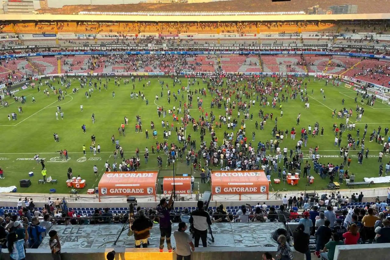 Meksika'da futbol savaşı... Taraftar kavgasında 17 kişi hayatını kaybetti 2