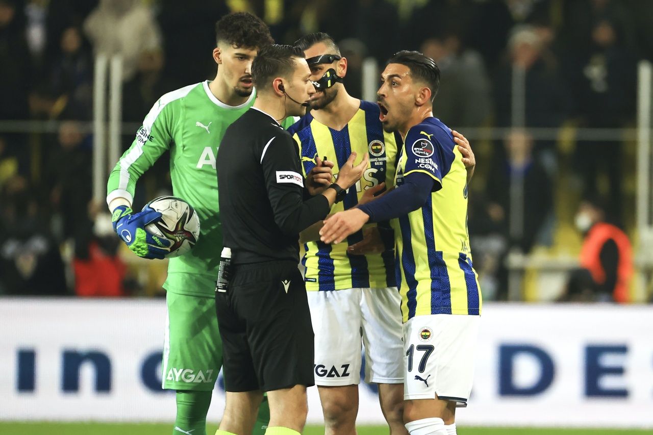 İrfan Can Kahveci, Fenerbahçe - Trabzonspor maçında takımını yaktı! Büyük sorumsuzluk! 3