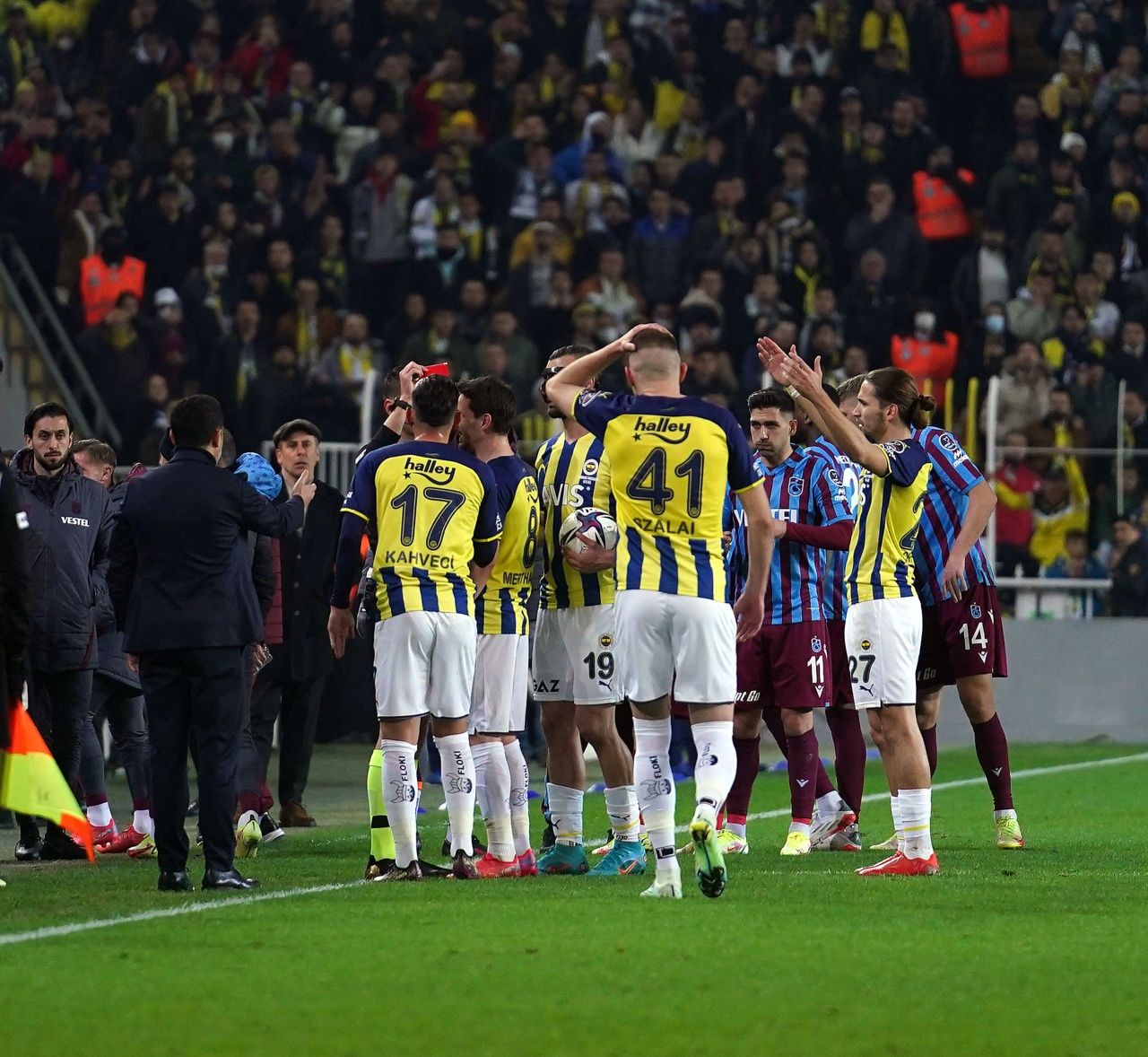 İrfan Can Kahveci, Fenerbahçe - Trabzonspor maçında takımını yaktı! Büyük sorumsuzluk! 1