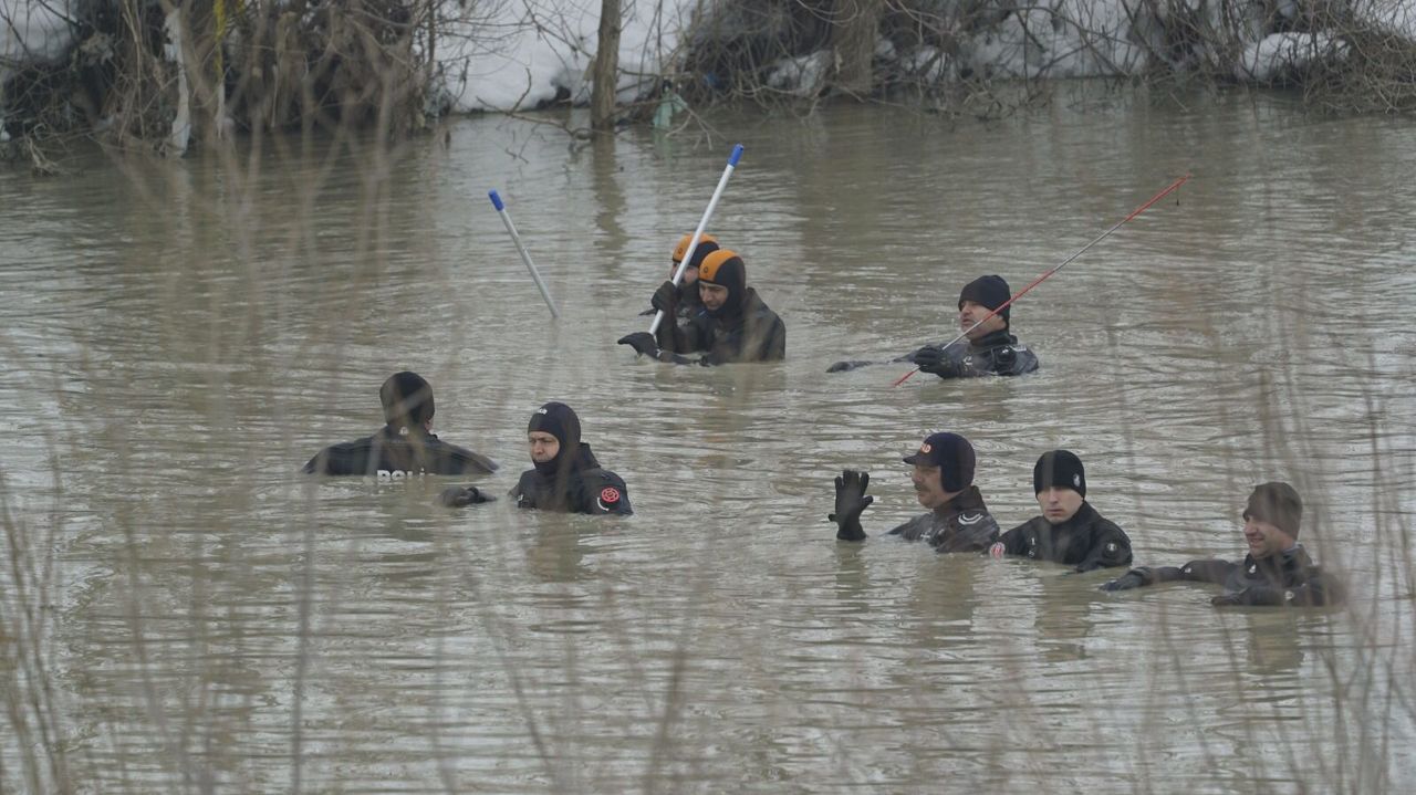Karasu Nehri'ne düşen 17 yaşındaki Yağmur, 13 gün sonra bulundu 10