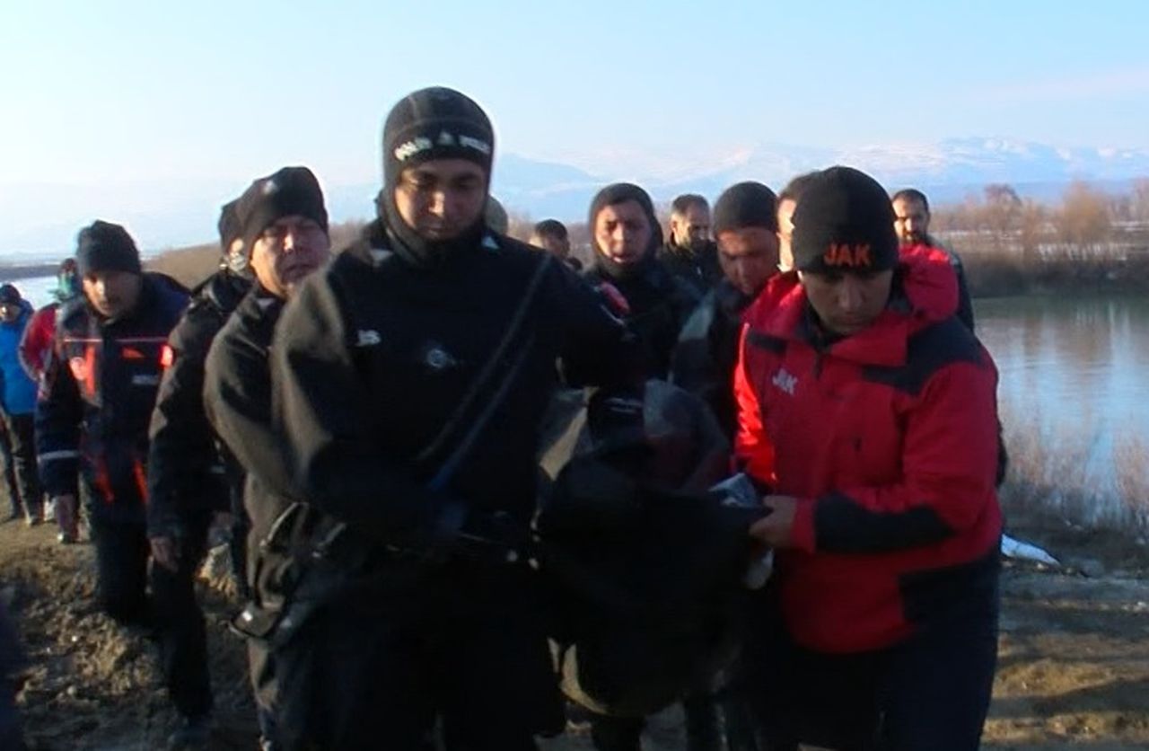 Karasu Nehri'ne düşen 17 yaşındaki Yağmur, 13 gün sonra bulundu 25