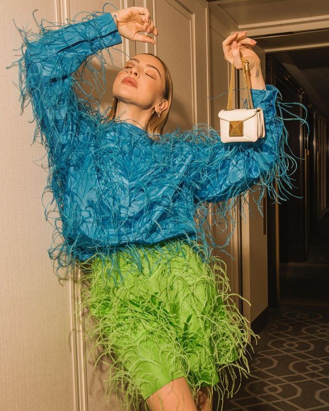 Yılın piştisi! Hadise erkek fenomenle aynı kıyafeti giydi 3