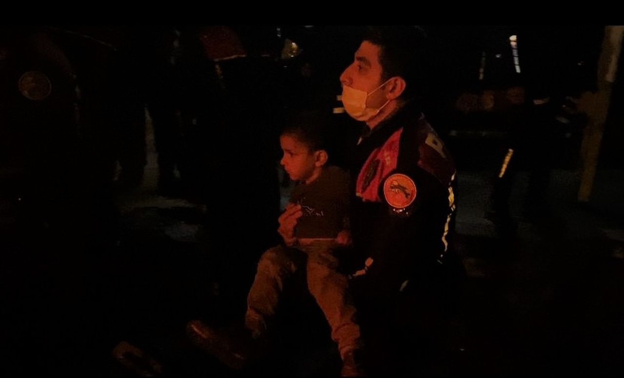 Kız kaçırma kavgasında korkunç anlar! 10 kişiyi diri diri yakacaklardı 5