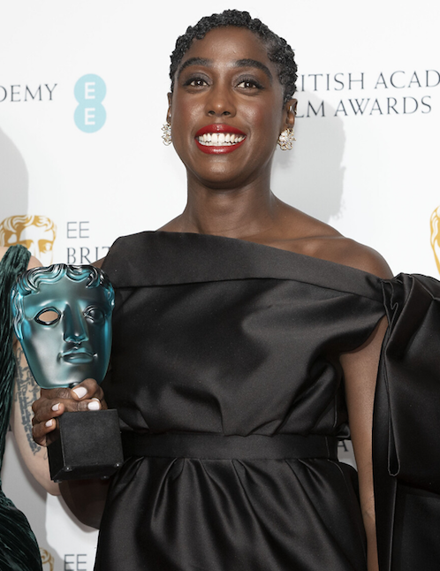 75. BAFTA Ödülleri törenine Lady Gaga göğüs dekolteli elbisesiyle damga vurdu 4