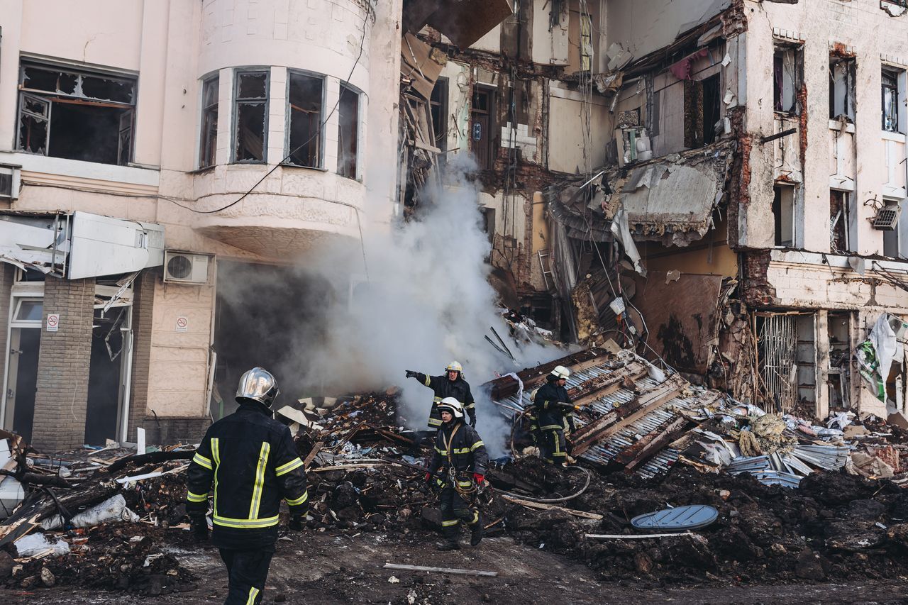 Harkiv bombardıman altında! 600 ev, 50 okul vuruldu 9
