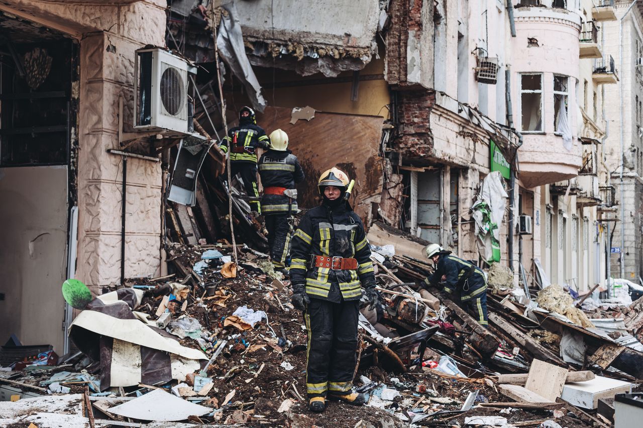 Harkiv bombardıman altında! 600 ev, 50 okul vuruldu 22