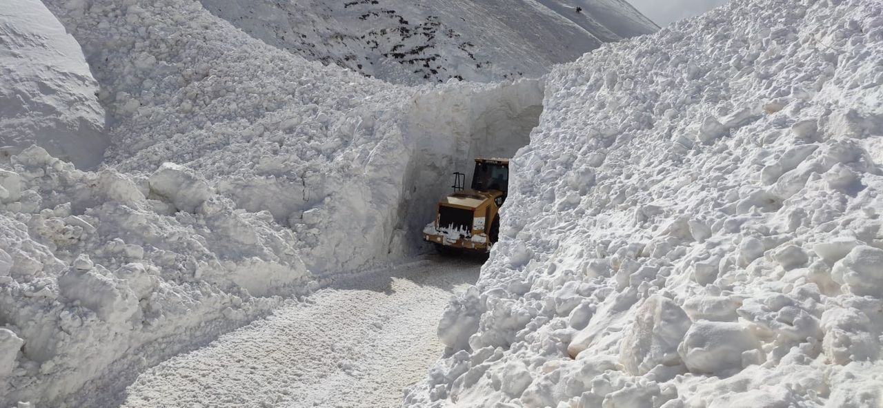 Van'da 4 ayrı yere çığ düştü! 1