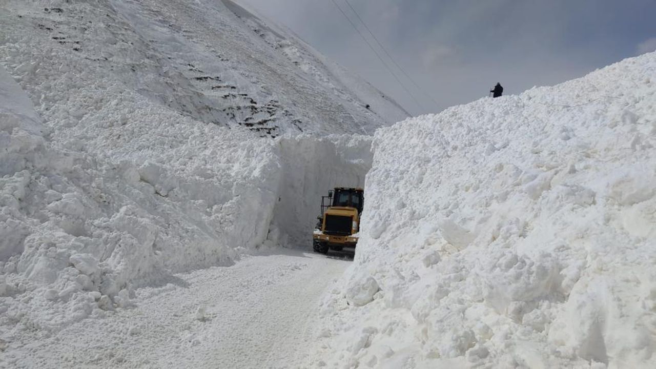 Van'da 4 ayrı yere çığ düştü! 2