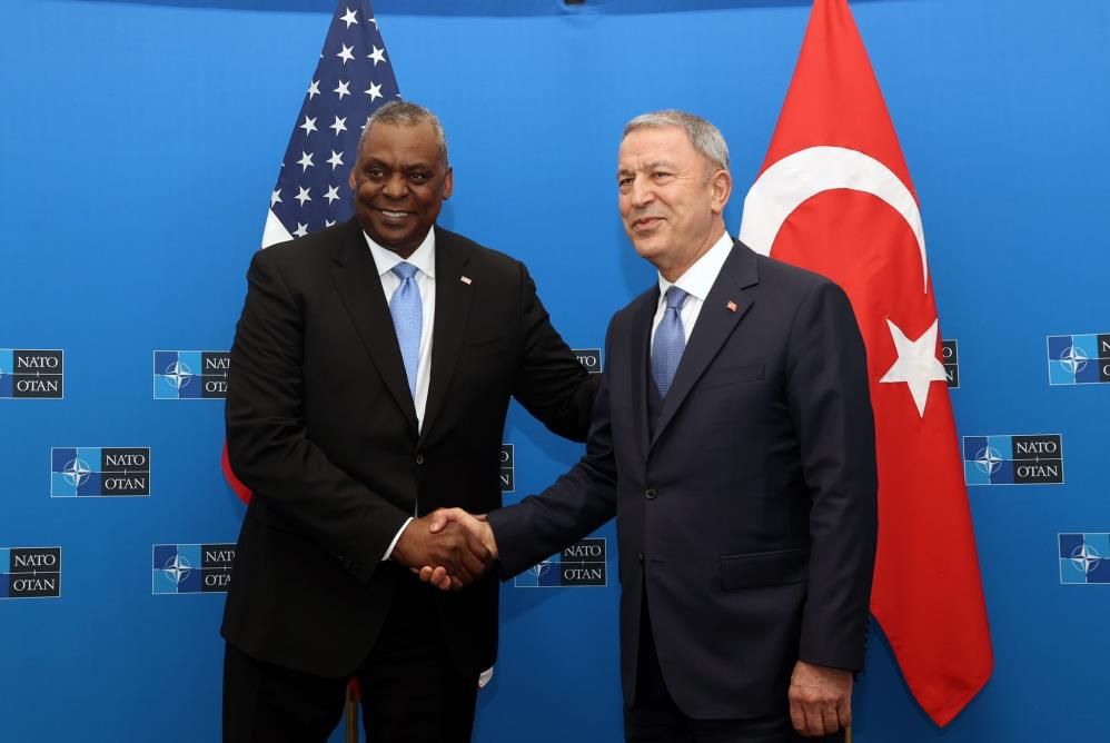 Milli Savunma Bakanı Hulusi Akar'dan NATO'da diplomasi trafiği! 1