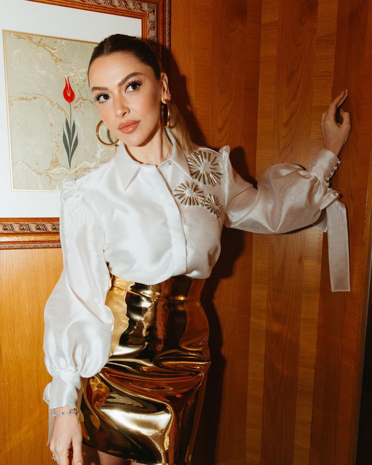 Fazla kilolarından kurtulan Hadise'nin tarzı İstanbul Moda Haftası'na damga vurdu 10