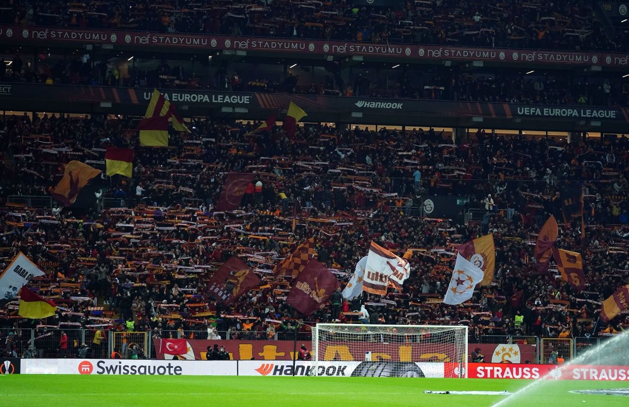 "Traore, Aubameyang, hepsi dönüp dönüp tribünlere bakıyor. Ter Stegen çok rahatsız oluyor." 7
