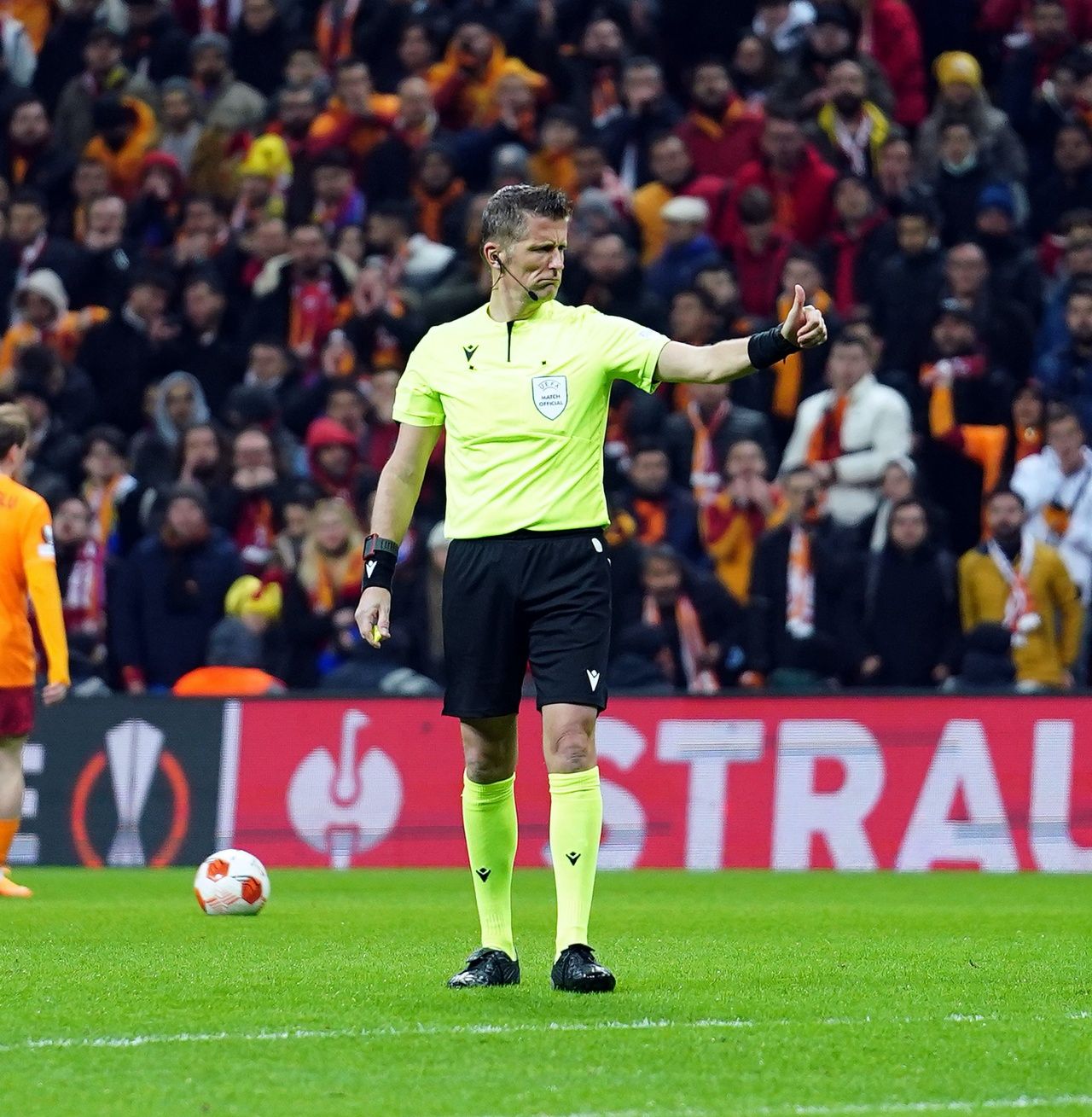 "Traore, Aubameyang, hepsi dönüp dönüp tribünlere bakıyor. Ter Stegen çok rahatsız oluyor." 10