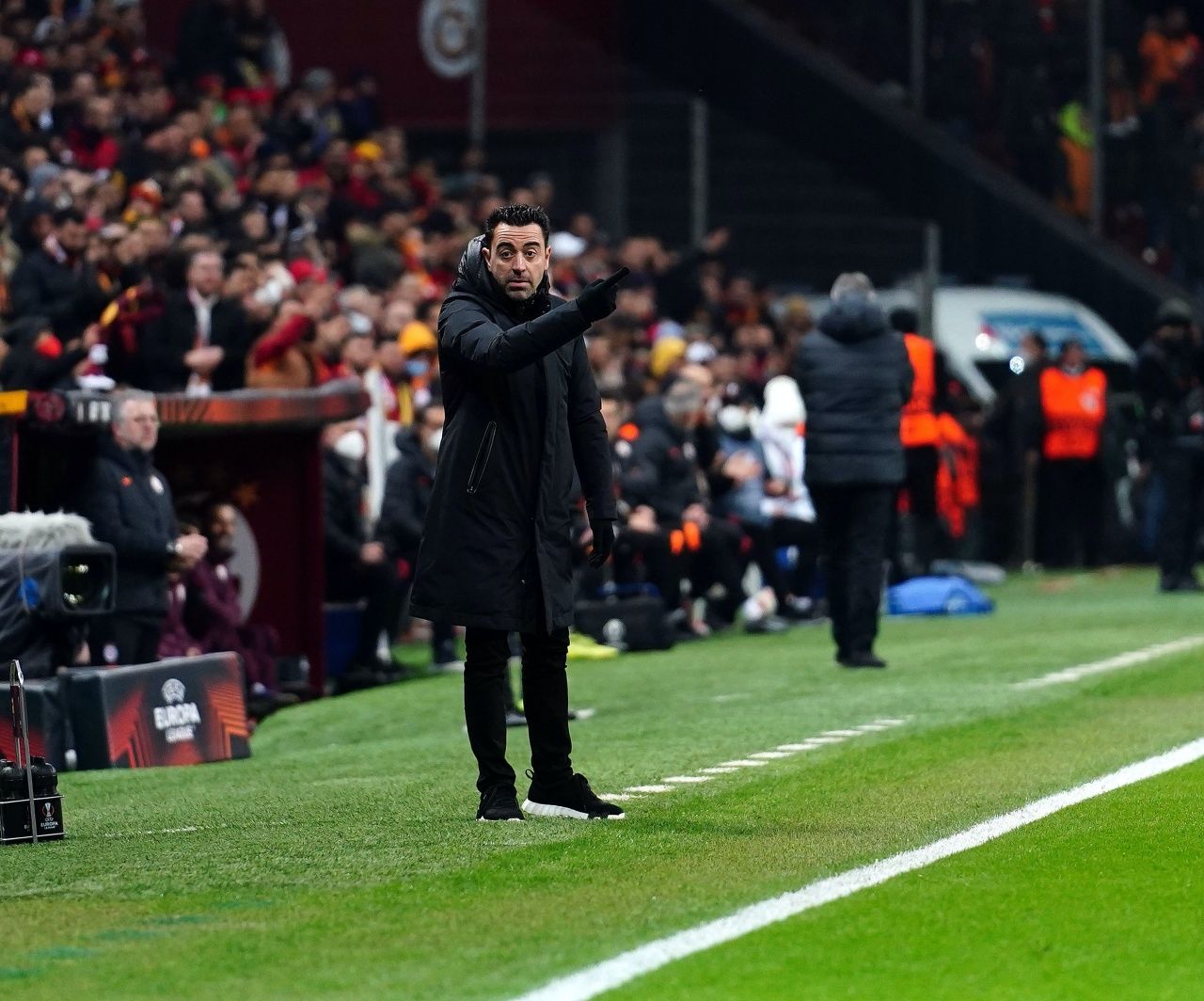 "Traore, Aubameyang, hepsi dönüp dönüp tribünlere bakıyor. Ter Stegen çok rahatsız oluyor." 5