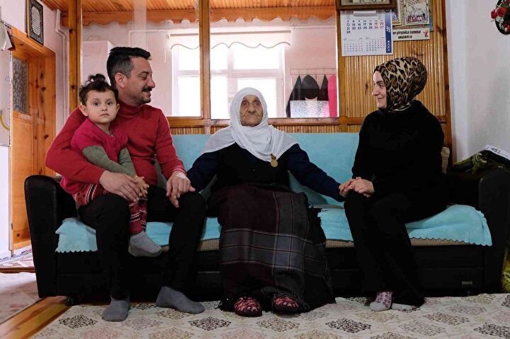 Çanakkale Savaşı gazisinin 110 yaşındaki eşi Güllü nineden duygulandıran sözler: Yalınayak savaşmışlar... 8