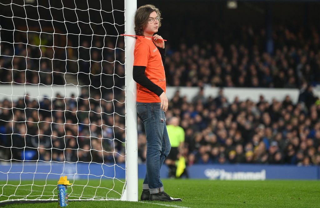 Everton Newcastle United maçında eylem yapayım derken boğulup ölecekti! 2