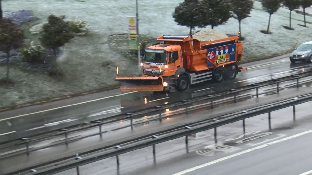 İstiklal Caddesi ve Taksim’de kar yağışı etkili oldu 7