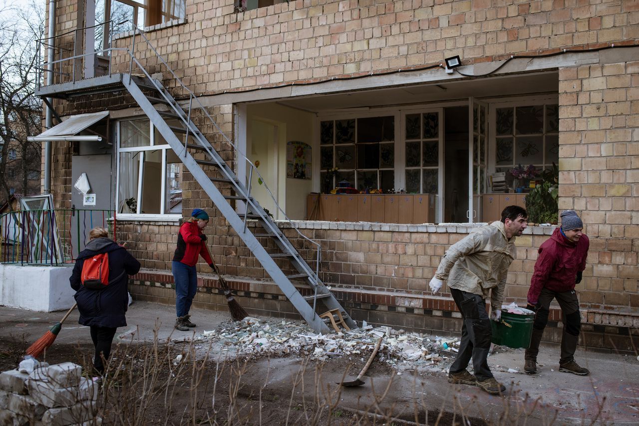 Rusya, Kiev'de sivilleri hedef aldı! Ölü ve yaralılar var 21