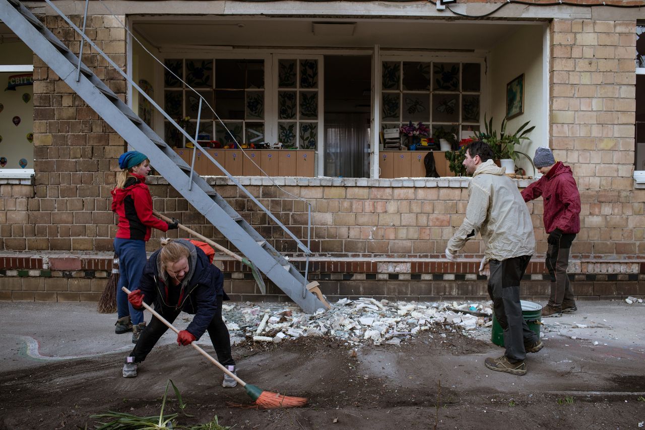 Rusya, Kiev'de sivilleri hedef aldı! Ölü ve yaralılar var 22