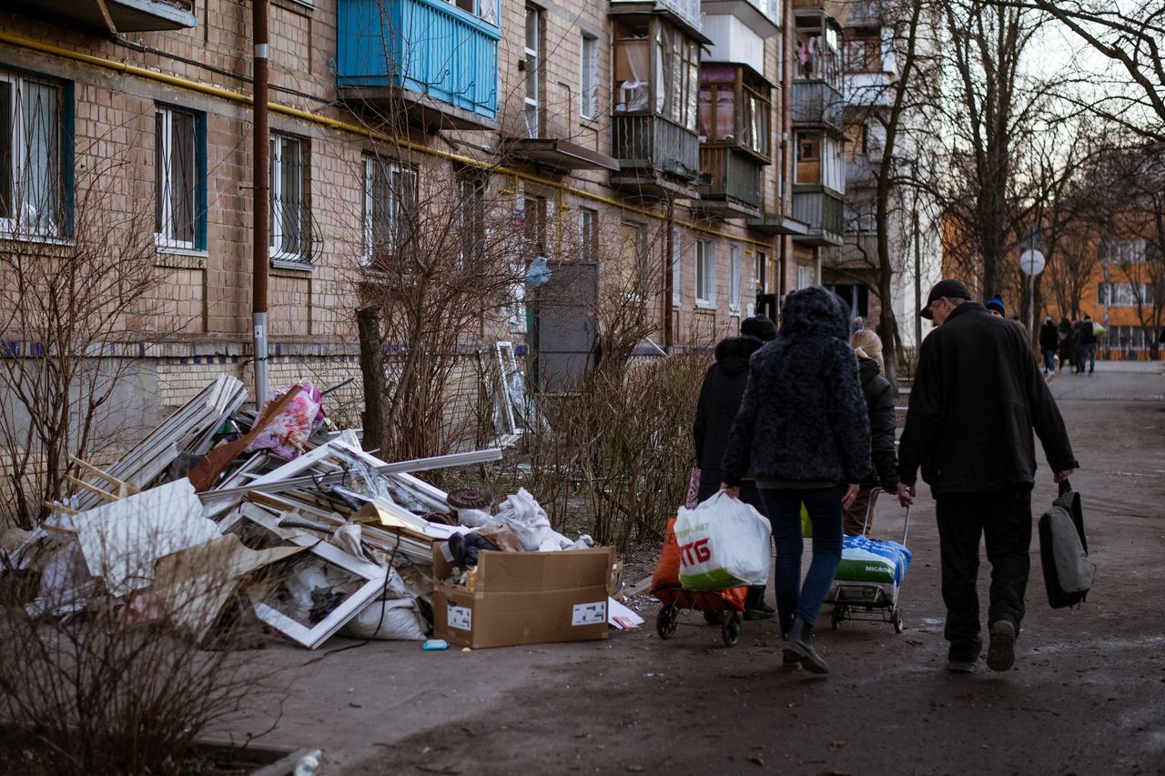 Rusya, Kiev'de sivilleri hedef aldı! Ölü ve yaralılar var 29