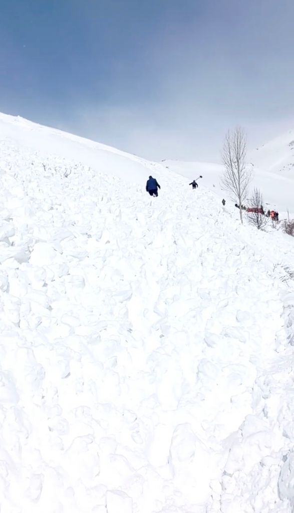 Bayburt'ta çığ düştü! Paletli kar aracında 5 kişi mahsur kaldı 6