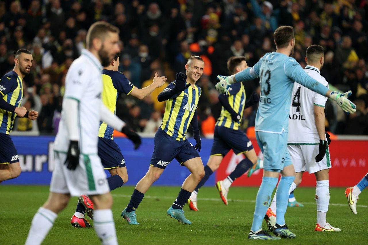 SON DAKİKA... Dimitris Pelkas'tan Benzama'lı performans değerlendirmesi 7