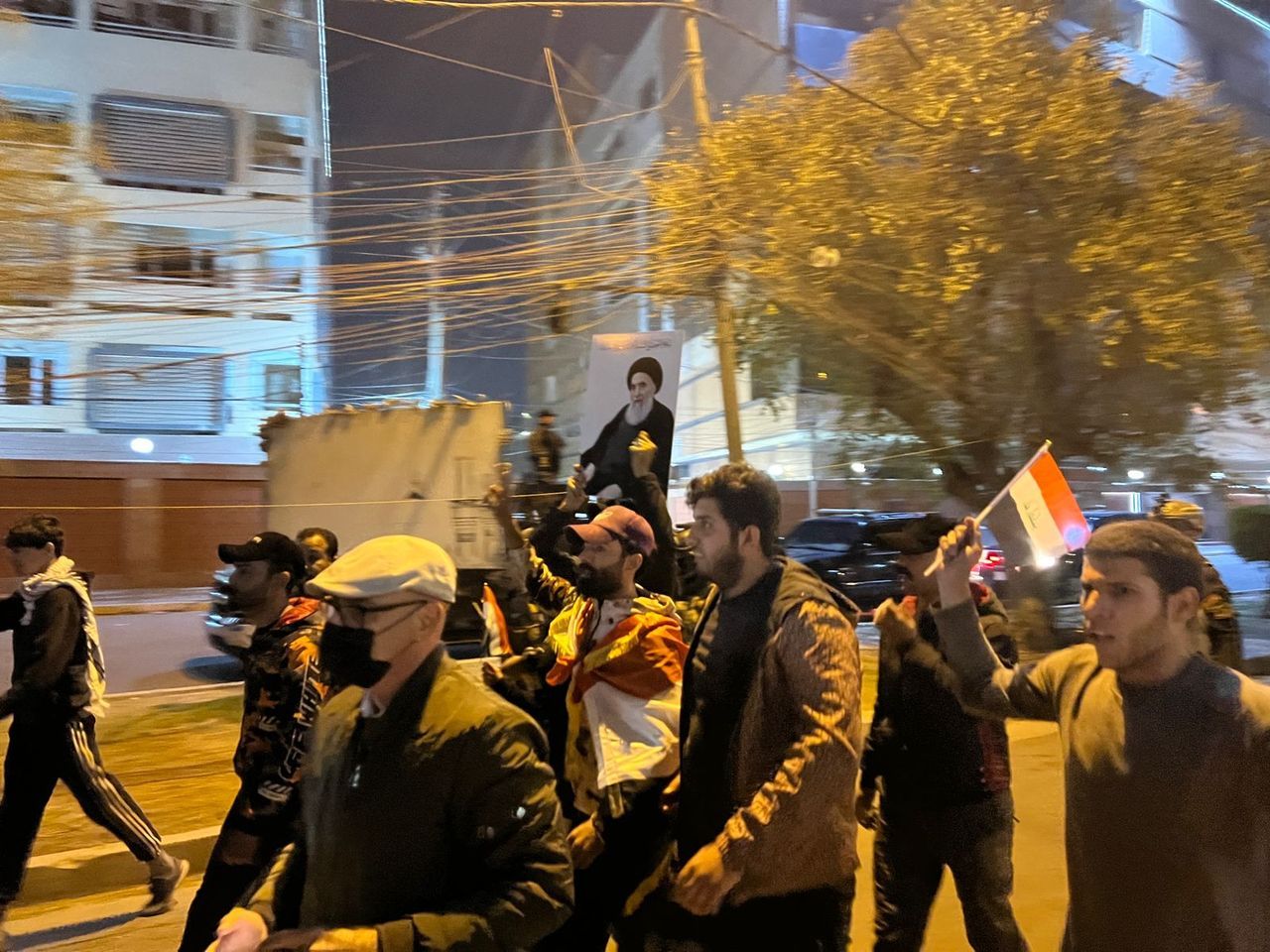 Bağdat'ta Kürdistan Demokrat Parti binası ateşe verildi 14