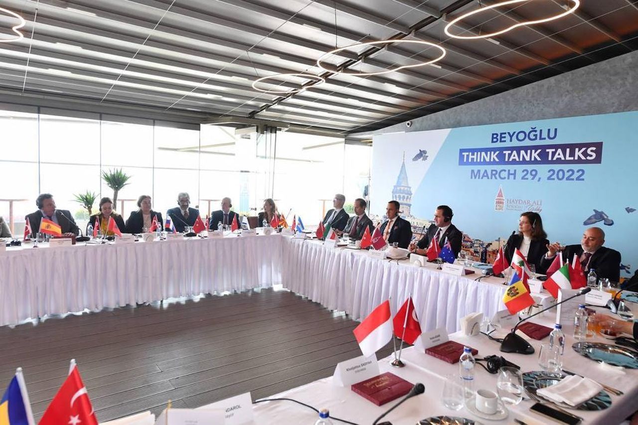 48 ülkenin diplomatik temsilcisi Beyoğlu’nda buluştu 9