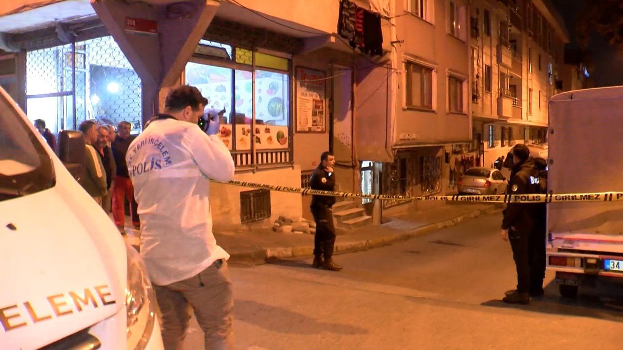 Bağcılar'da dehşet! Sokak ortasında birini, evinde de eşini öldürdü ve intihar etti 1