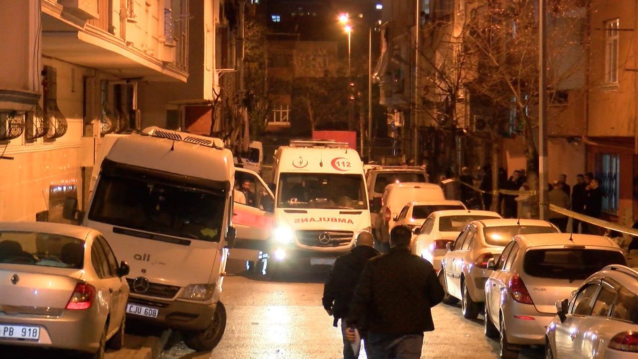 Bağcılar'da dehşet! Sokak ortasında birini, evinde de eşini öldürdü ve intihar etti 3